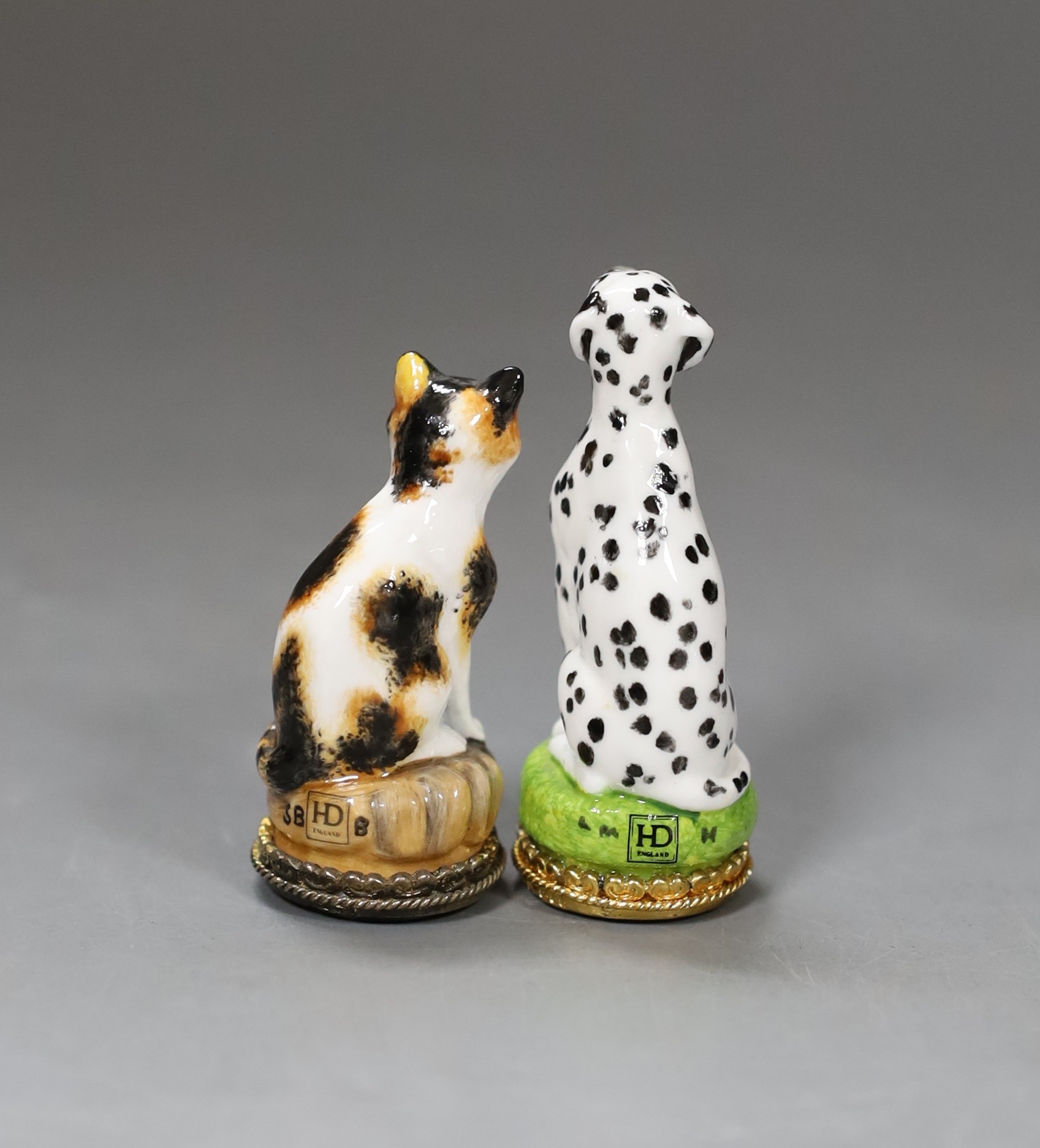 Two Halcyon Days bonbonnieres; Dalmatian, 5.5cm, and cat, both boxed.